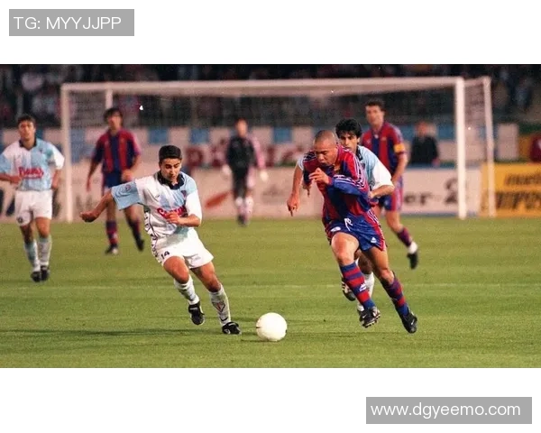 传奇足球明星离世引发全球哀悼球迷们纷纷追忆他们的辉煌岁月